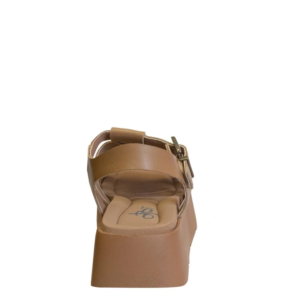 NWOT - OTBT Platform Sandals